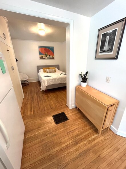 Building Photo - 718 N Cayuga St