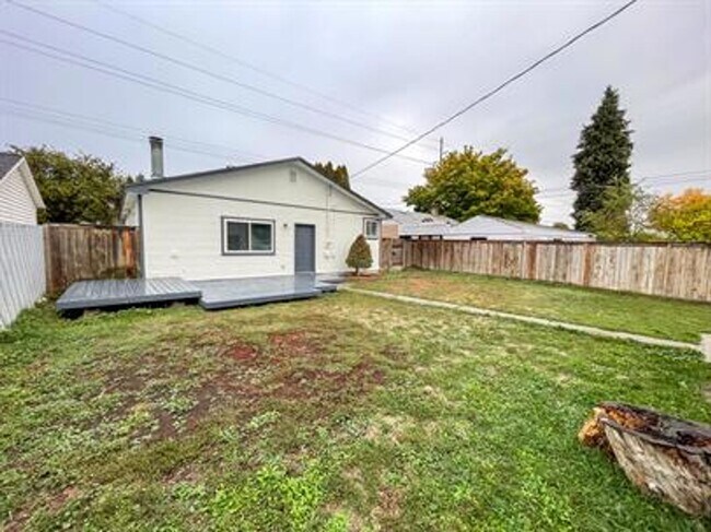 Building Photo - Beautiful Single Family Home on Spokanes N...