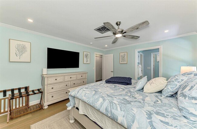 Building Photo - 307 Avenida De Paradisio