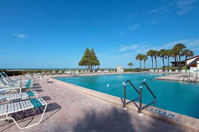 Building Photo - 2089 Gulf of Mexico Dr