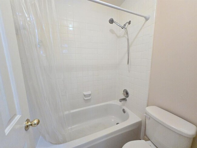 Building Photo - 5118 Rebel Ridge Dr