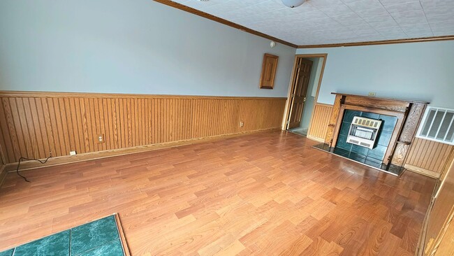 Building Photo - Welcome to this charming 2-bedroom home in Mansfield, OH.