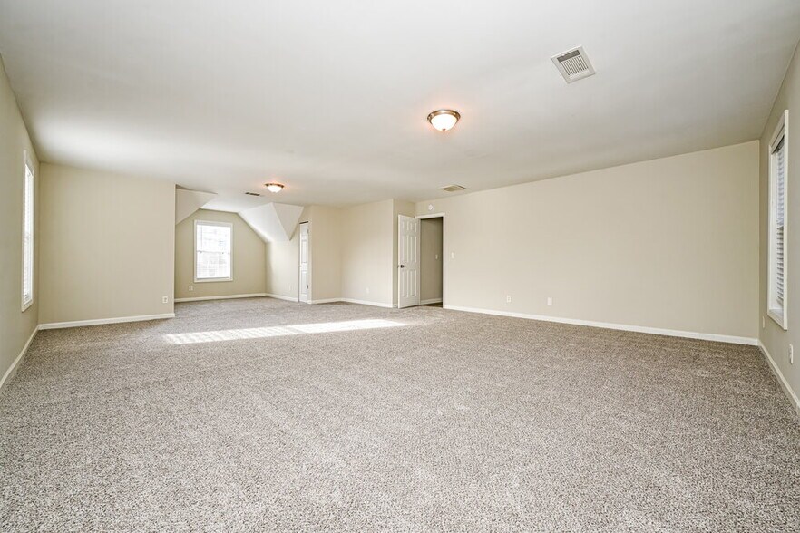 Building Photo - 7867 Providence Point Way