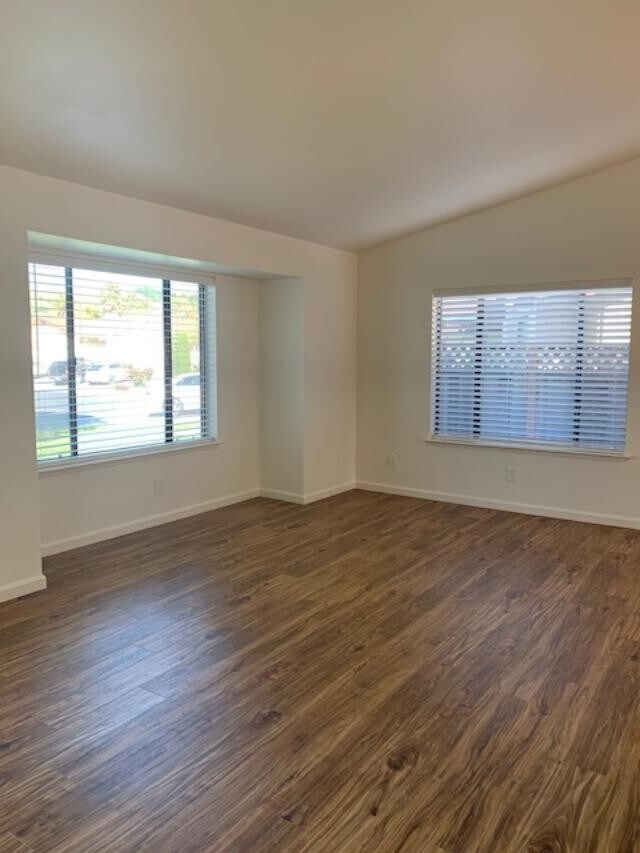 Building Photo - Awesome 3 Bedroom Home! Great Price, Great Location And It's Available Now!