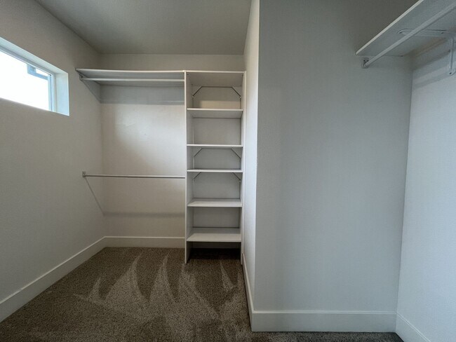 Building Photo - Modern 2022-Built 3-Bedroom Home with Open Layout, Entertainer’s Kitchen. Near Parks & Playgrounds