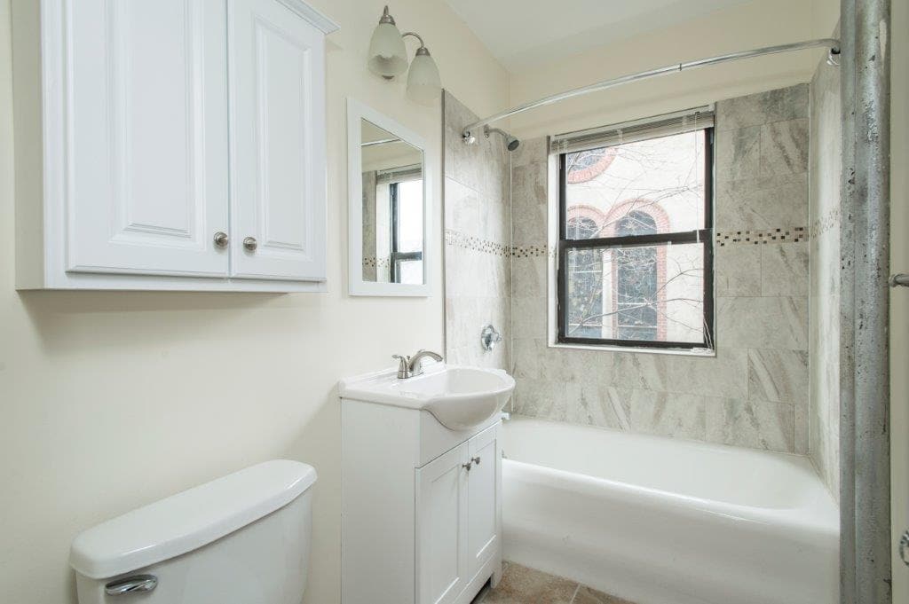 Building Photo - 36 Madison St