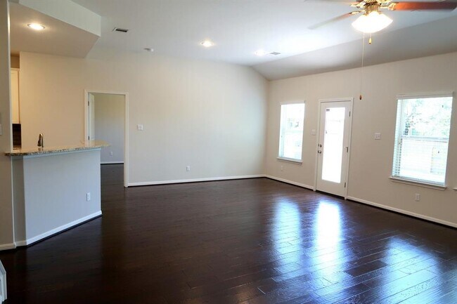 Building Photo - 520 Caddo Lake Dr