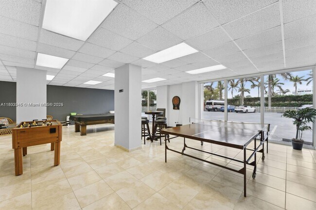 Building Photo - 2841 N Ocean Blvd