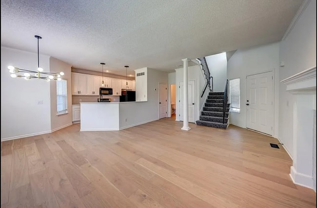 Building Photo - 15922 W 91st Terrace