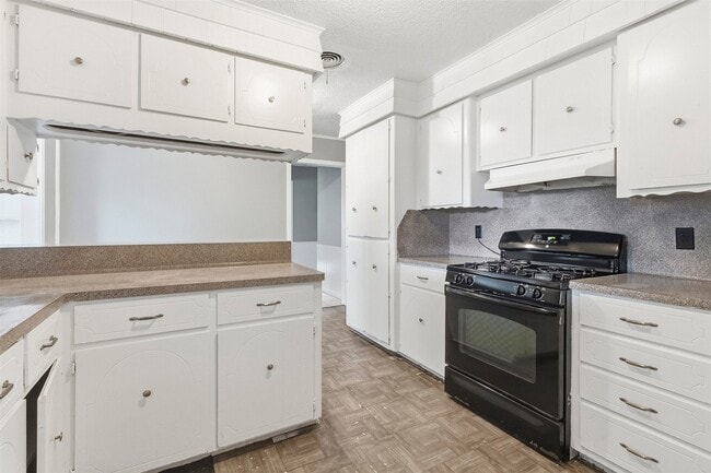 Building Photo - 344 Pennington Dr