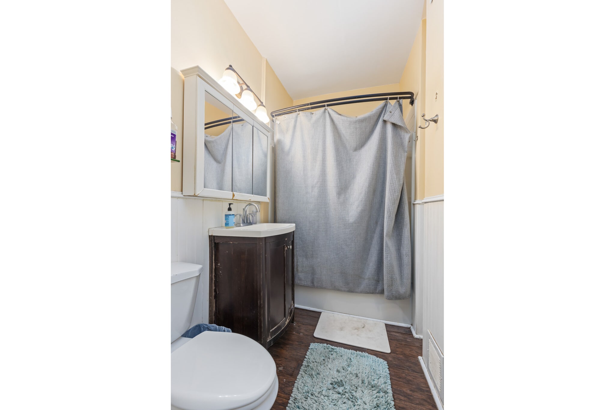 Building Photo - 19 Royal St