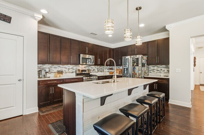 Building Photo - Stylish, Energy-Efficient 3 Bed/2.5 Bath Home in Prime Durham Location