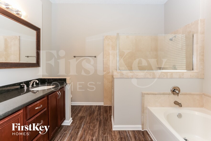 Building Photo - 8311 Abbeyfield Dr