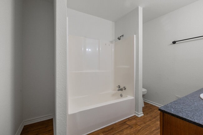 Building Photo - 206 S Cleveland St