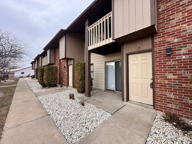 Building Photo - Recently Renovated 1 Bedroom 1 Bath Lower Apartment W/Garage!