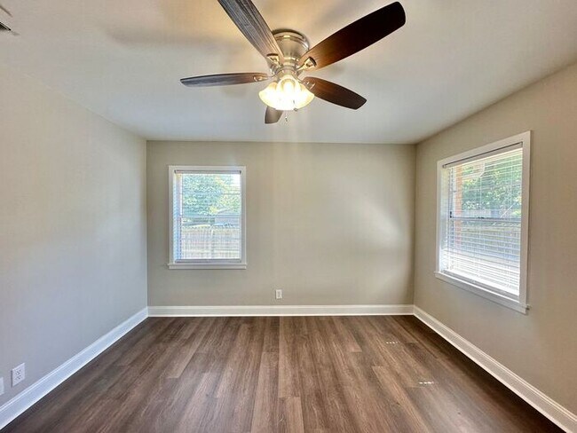 Building Photo - Newly Remodeled 4 Bedroom 2 Bath in Tyler!