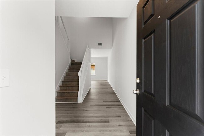 Building Photo - 124 Oakmont Dr
