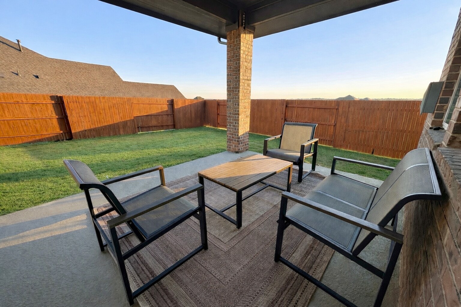 Building Photo - 275 Ginger St