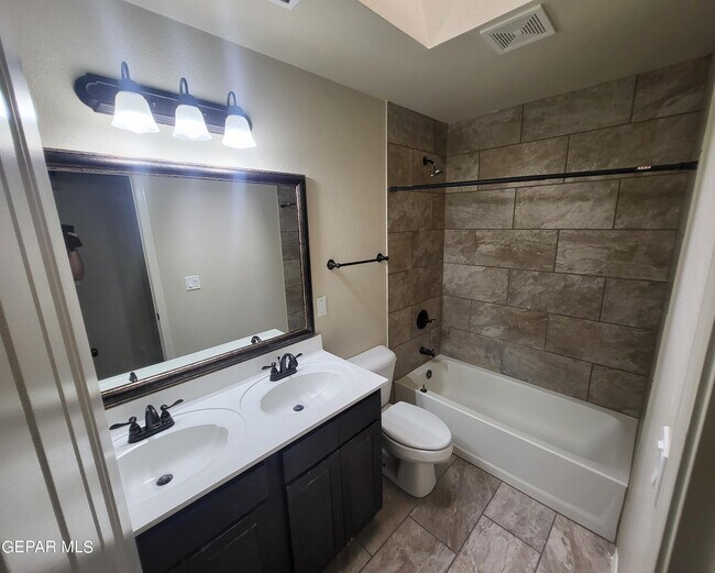 Building Photo - 14753 Ava Leigh