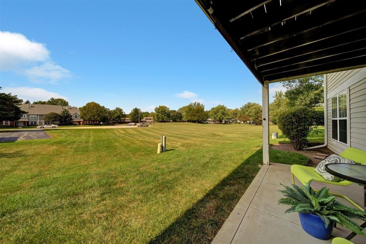 Building Photo - 5S530 Scots Dr