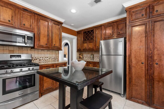 Building Photo - 2406 Arbor St