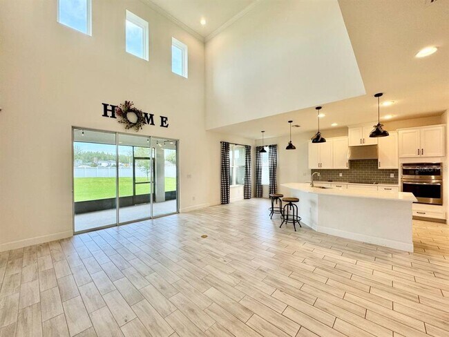 Building Photo - 34159 Astoria Cir