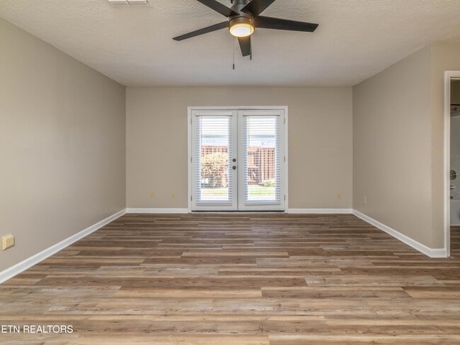 Building Photo - 4405 Greenfern Way