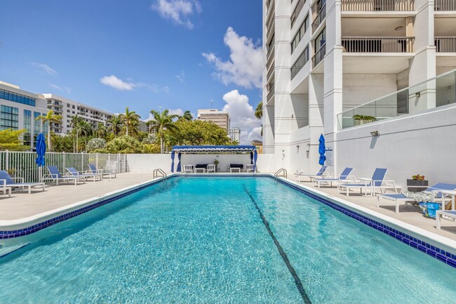 Building Photo - 400 N Flagler Dr