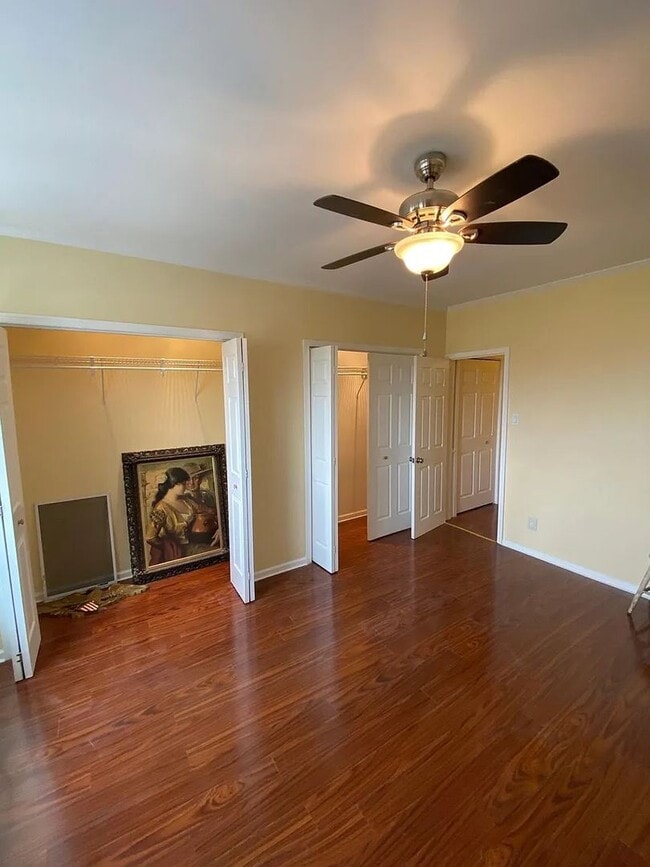 Building Photo - Recently updated 3 Beds 1.5 Bath home, loc...