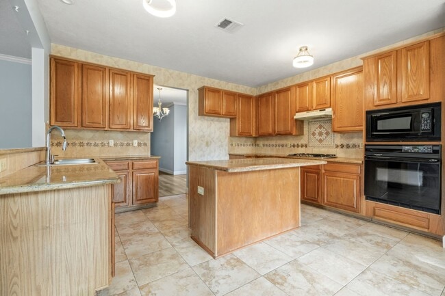 Building Photo - 1326 Shrub Oak Dr