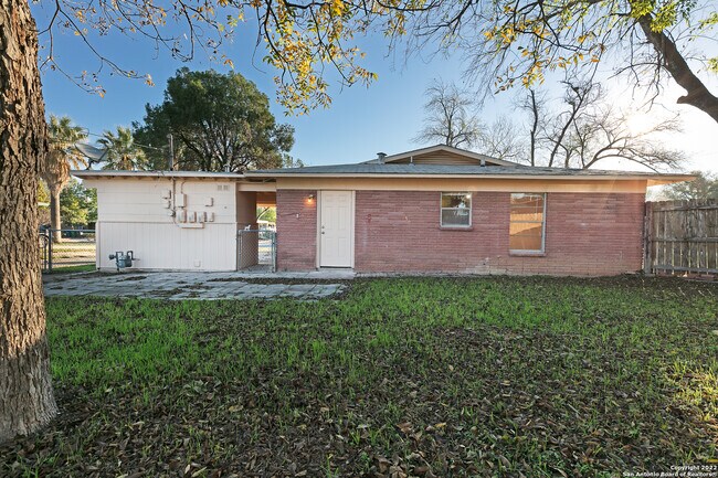 Building Photo - 1603 Peterson Ave