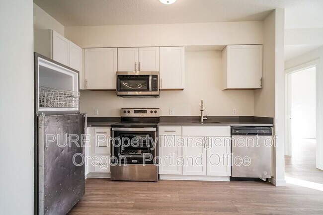 Building Photo - 22025 NE Halsey St