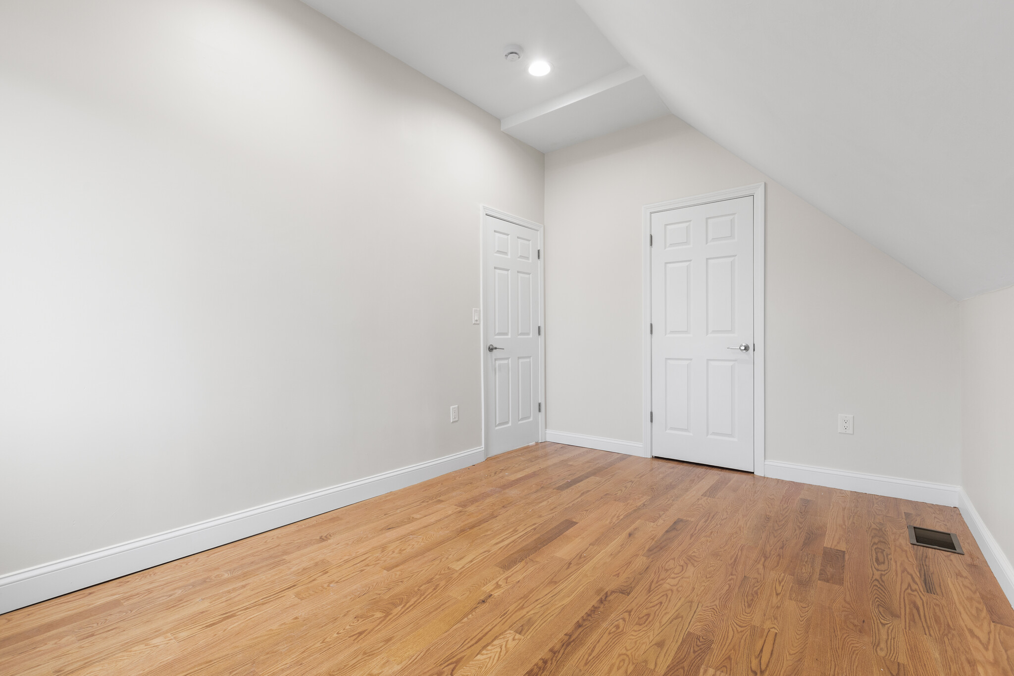 Building Photo - 322 Jefferson Ave