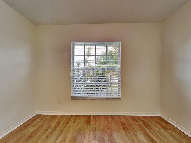 Building Photo - 1415 Compton St