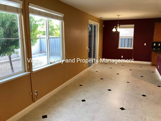 Building Photo - Available Now!!Top Of The Line 4 Bedroom Two Story Home!!!