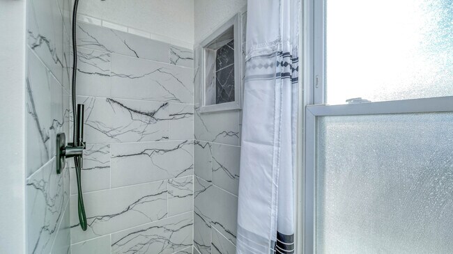 Building Photo - 8 N Nashville Ave