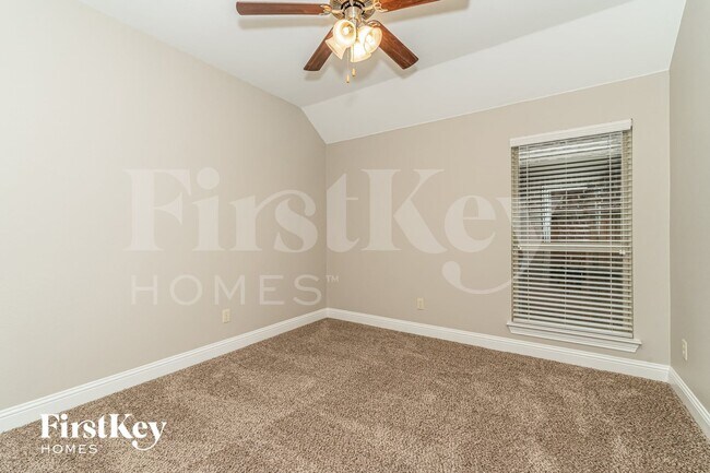 Building Photo - 151 Charleston Ln