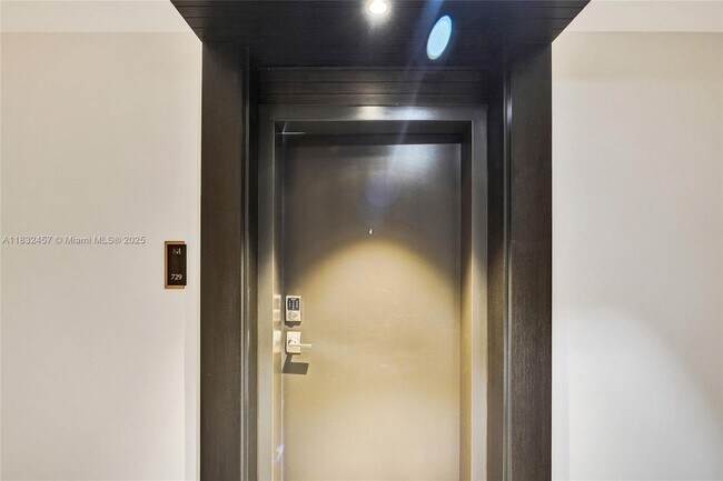 Building Photo - 301 Altara Ave