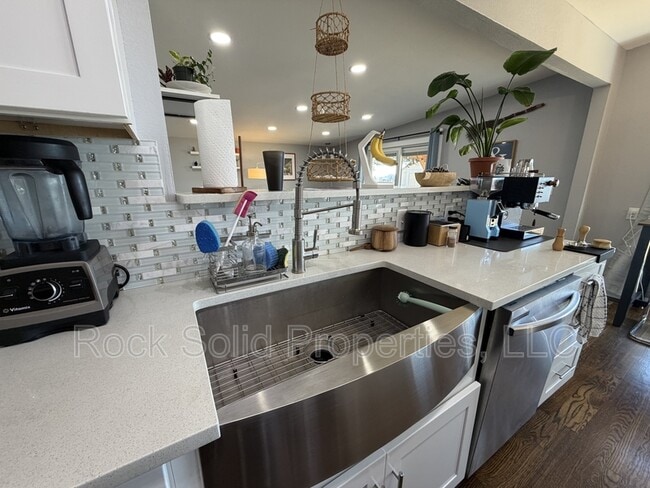 Building Photo - 3143 Green Valley Rd