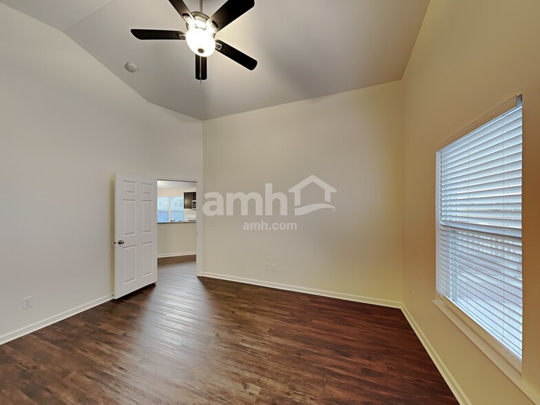 Building Photo - 131 Boutot St