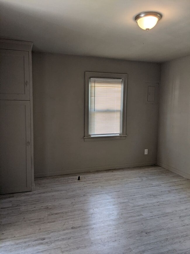 Building Photo - 4021 Neff Ave