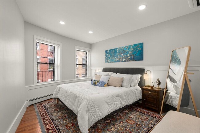 Building Photo - 165 Salem St