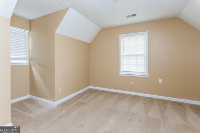 Building Photo - 5851 Taylor Creek Dr