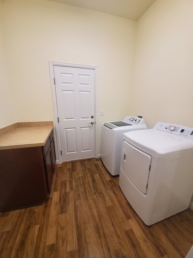 Building Photo - 3 bed, 2 bath ranch-style home in Kechter Farm!