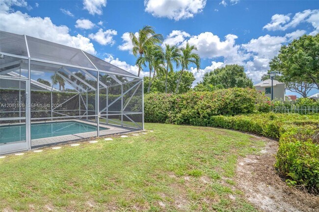 Building Photo - 17194 Ventana Dr