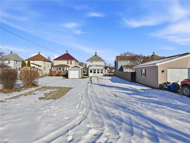 Building Photo - 813 N Elmer Ave