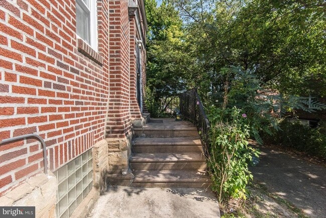 Primary Photo - 8217 Thouron Ave