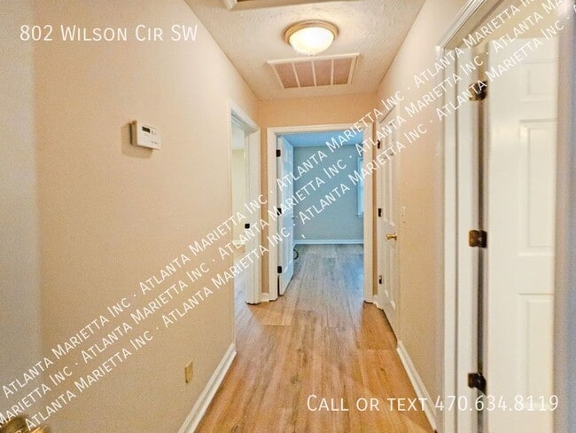 Building Photo - 802 Wilson Cir SW