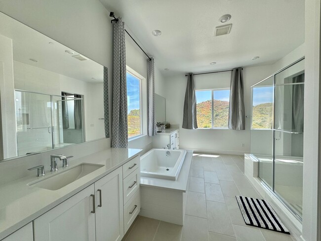 Building Photo - 27128 Skyland Wy