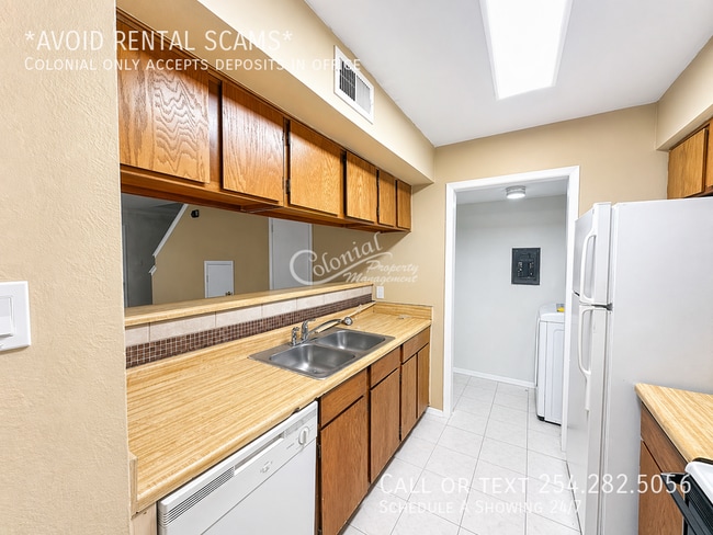Building Photo - 4415 Whispering Valley Dr